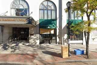 Amber Court of Elizabeth