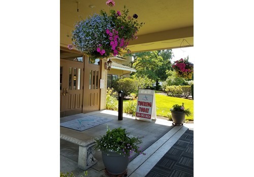 Avamere Court at Keizer - Independent and Assisted Living